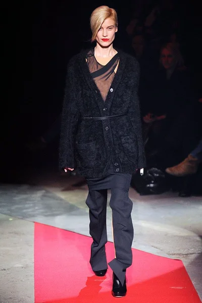 Look 3